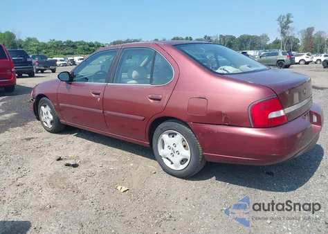 2001 Nissan Altima Gxe z USA, uszkodzony, nr VIN 1N4DL01A21C124146